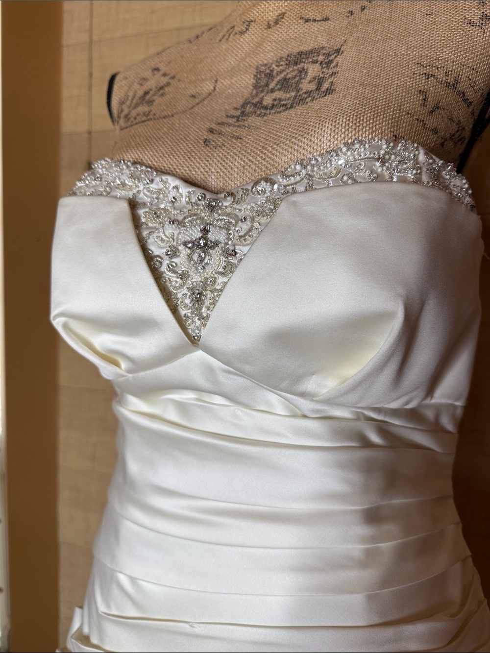 Eden Bridals Ivory Strapless Wedding Gown Size 10 Beaded Sweetheart Neckline - Picture 7 of 16